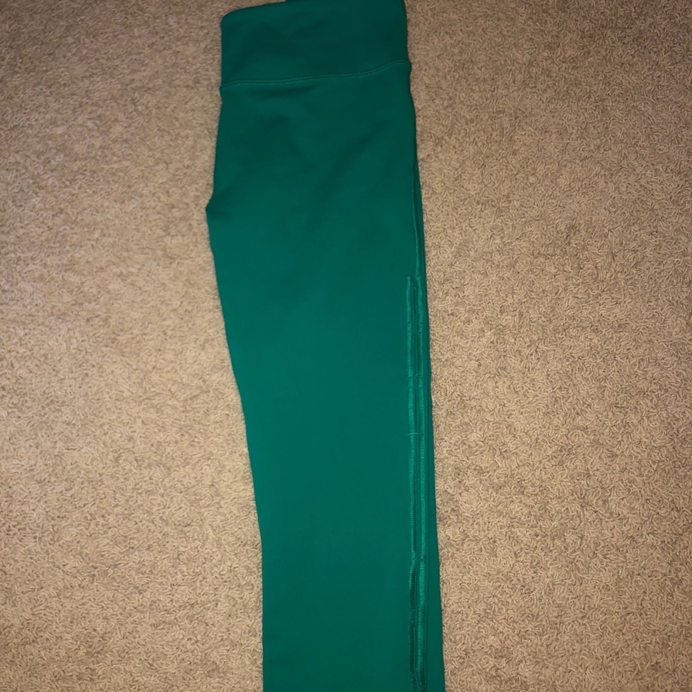 Fabletics Mid Rise Capri Leggings